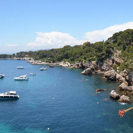 2 Pieces Climatise Avec Balcon Dans Le Vieil Antibes, Avec Ascenseur شقة أنتيب
