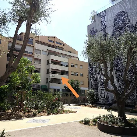 2 Pieces Climatise Avec Balcon Dans Le Vieil Antibes, Avec Ascenseur Apartmán Antibes