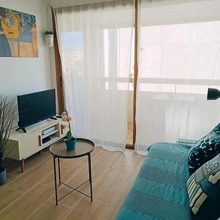 2 Pieces Climatise Avec Balcon Dans Le Vieil Antibes, Avec Ascenseur 앙티브