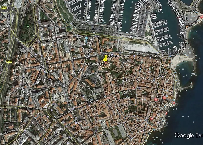 2 Pieces Climatise Avec Balcon Dans Le Vieil Antibes, Avec Ascenseur 아파트 앙티브