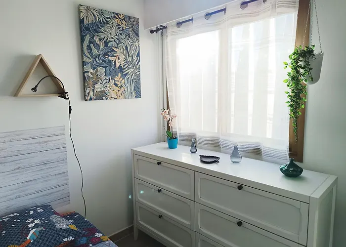 2 Pieces Climatise Avec Balcon Dans Le Vieil Antibes, Avec Ascenseur Apartmán Antibes