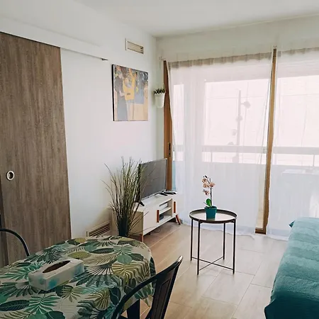 아파트 2 Pieces Climatise Avec Balcon Dans Le Vieil Antibes, Avec Ascenseur