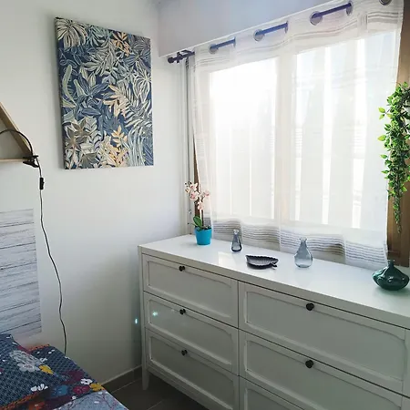 2 Pieces Climatise Avec Balcon Dans Le Vieil Antibes, Avec Ascenseur 아파트 앙티브